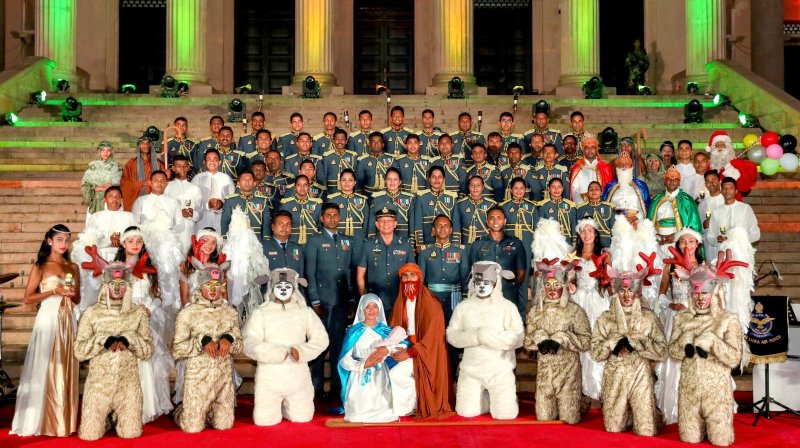 Christmas Carol Show Continues at Presidential Secretariat 