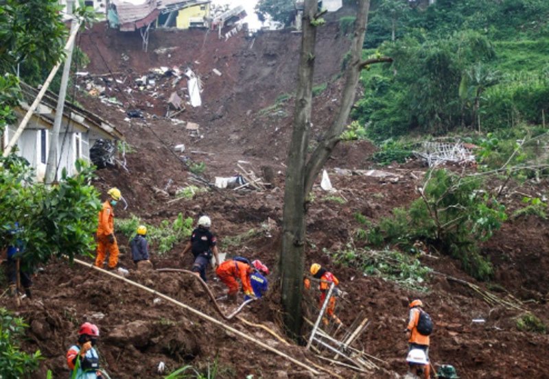 landslides kill 18 on indonesia&rsquo;s sulawesi island