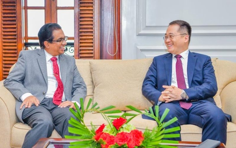 Chinese Deputy Chief of the Mission Meets Sec  to the Prez