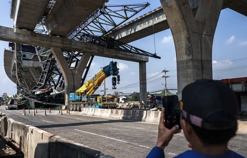 Two dead after another crane collapses in Thailand