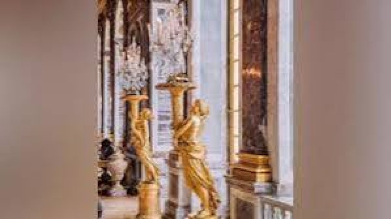 49 Gold Sculptures Stolen From Exhibition in Italy