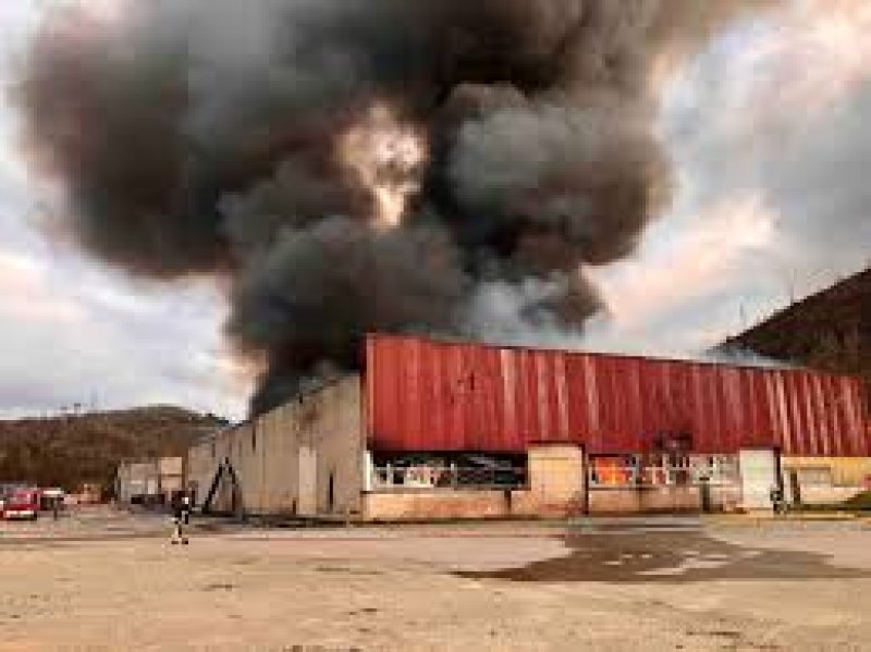900 tonnes of lithium batteries were on fire in France