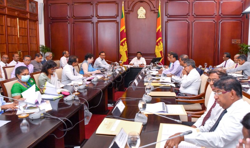 President Calls for Timely Completion of Industry Projects