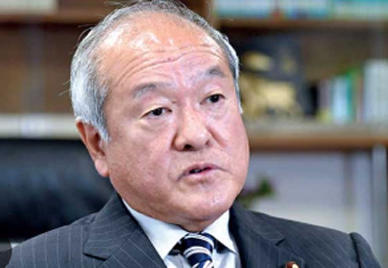 Japanese Finance Minister Suzuki Shunichi lands in Sri Lanka