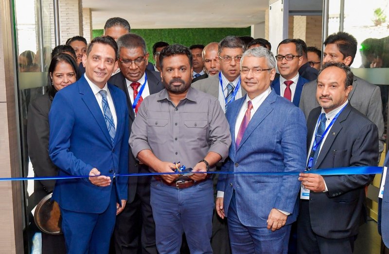 President Inaugurates FACETS Gem and Jewellery  Exhibition 