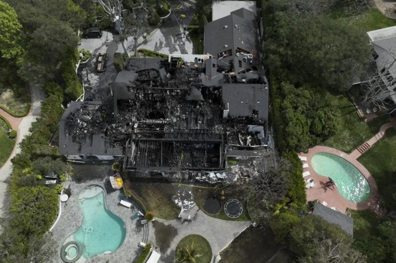 Actress Cara Delevingne&rsquo;s Los Angeles home destroyed in fire