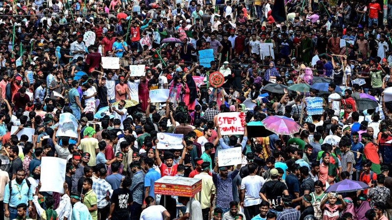 100 killed in Bangladesh after renewed anti-govt protests