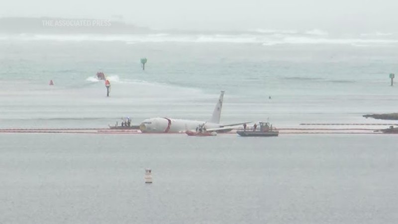 Navy Plane Overshoots Hawaii Runway