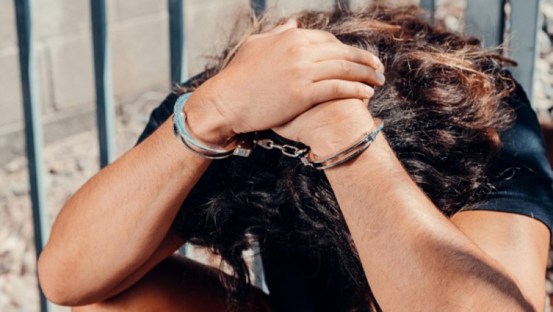 Free trip to Colombo turns costly:Couple arrested with drugs