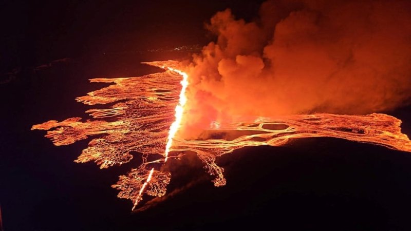 Volcano spews lava in new eruption on volatile Iceland