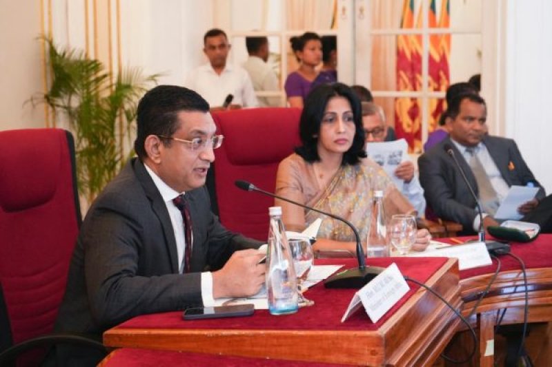 FM briefs Diplomatic Corps on Current  Developments in SL