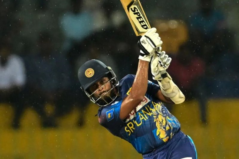 Sri Lanka clinches thrilling 2-wicket victory over Zimbabwe
