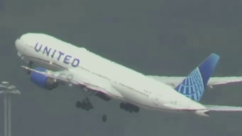 Plane loses tire after takeoff from San Francisco