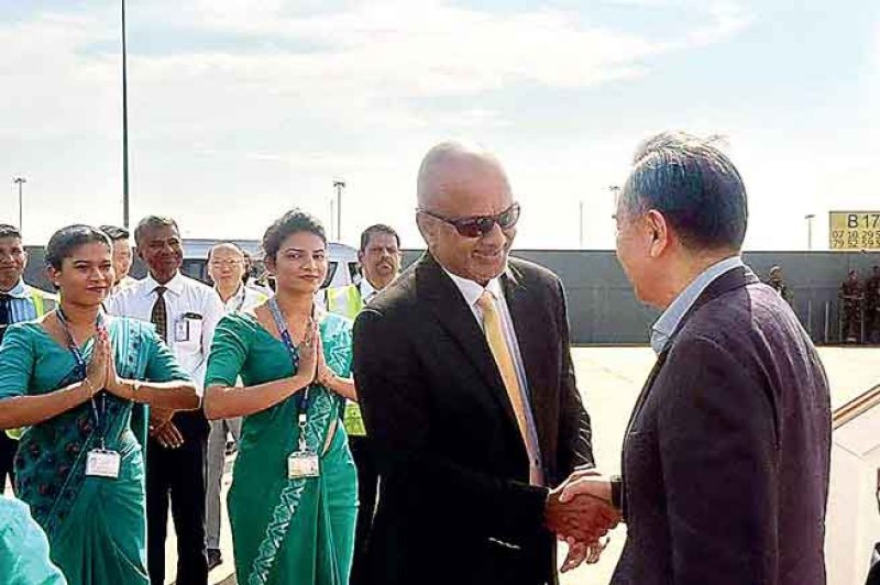 Chinese Foreign Minister Makes Brief Stopover in Sri Lanka