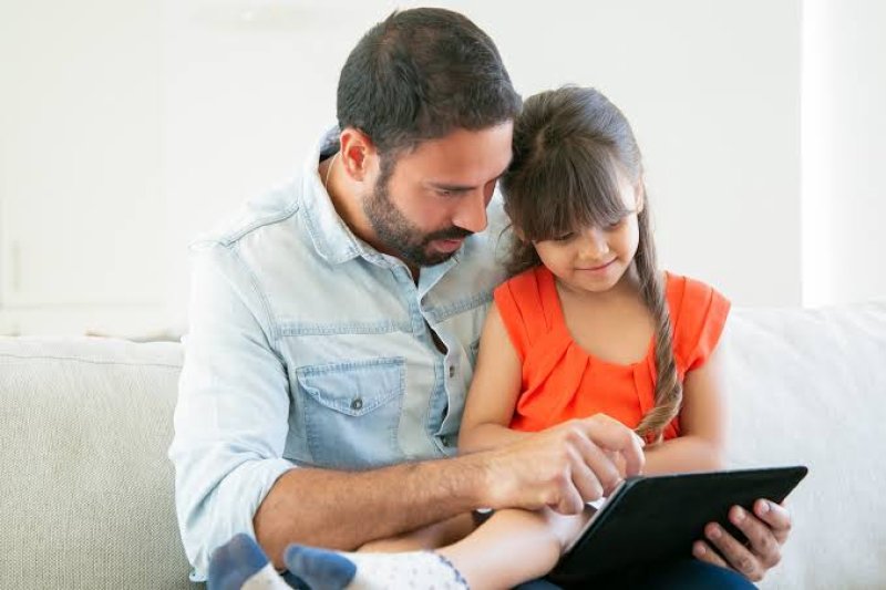 Are your child&rsquo;s photos safe online? Police issue AI warning