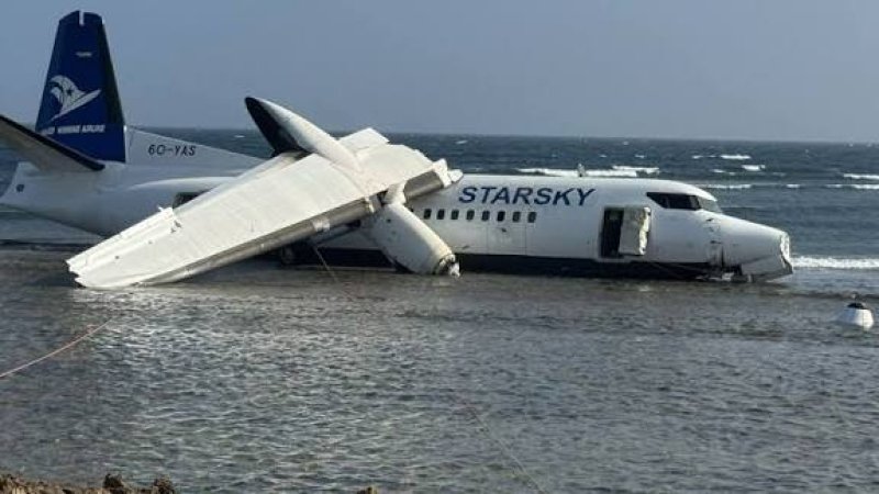 Passenger plane in Somalia overshoots the runway 
