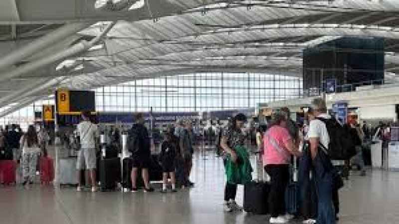 London's Heathrow Terminal 4 was closed