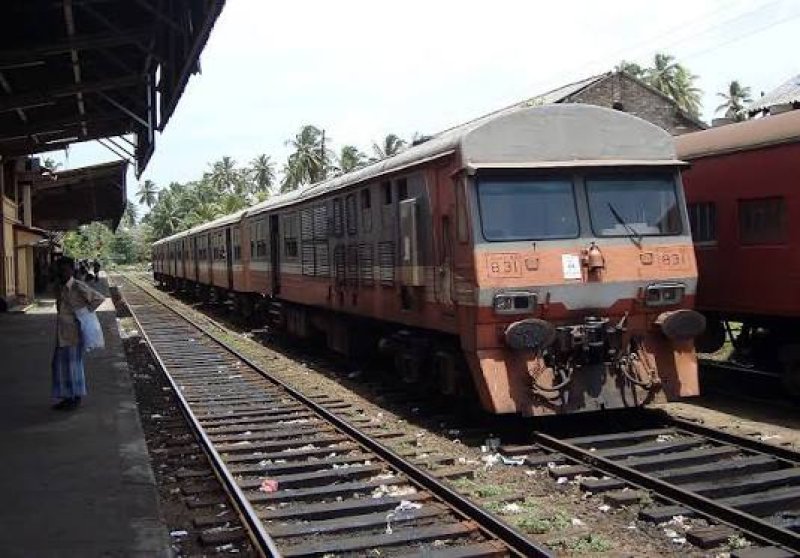 Train services on Kelani Valley line disrupted 