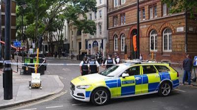 Woman arrested after four people stabbed in London