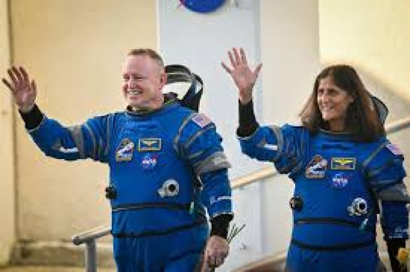 Astronauts Report Strange Noises From  Starliner Spacecraft