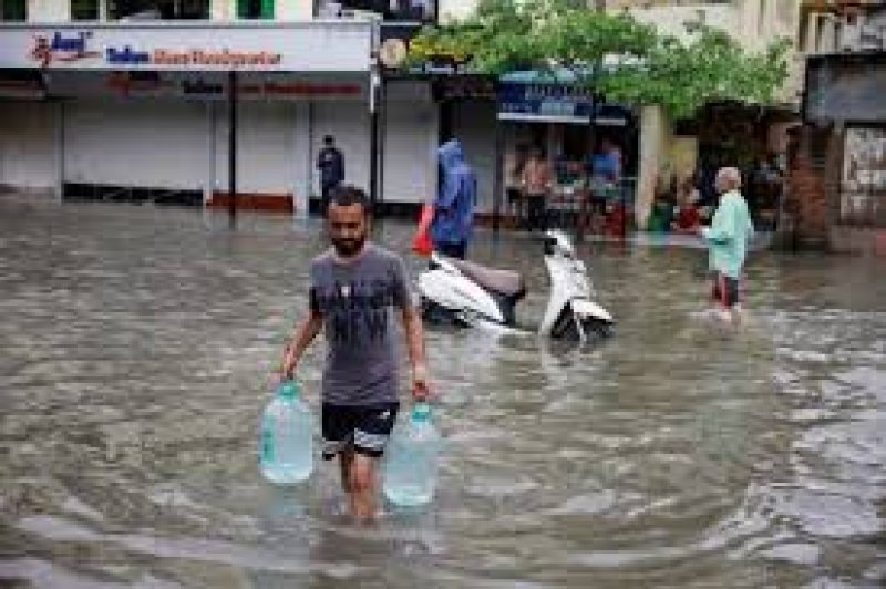 Floods in Indian state kill 28 and displace thousands