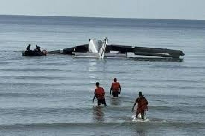 Thailand : All passengers dead as plane crashes into sea