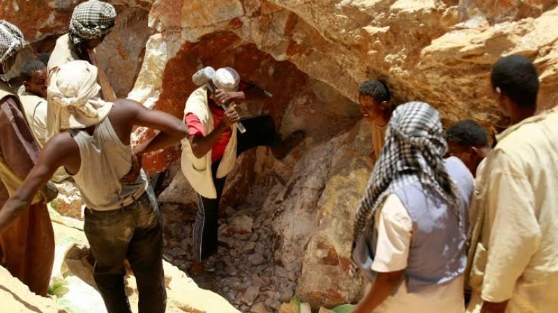 Gold mine collapse kills at least 70 people in Sudan&rsquo;