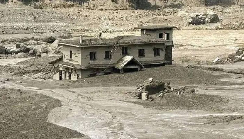 359 killed,more than 1,400 missing in Nepal  