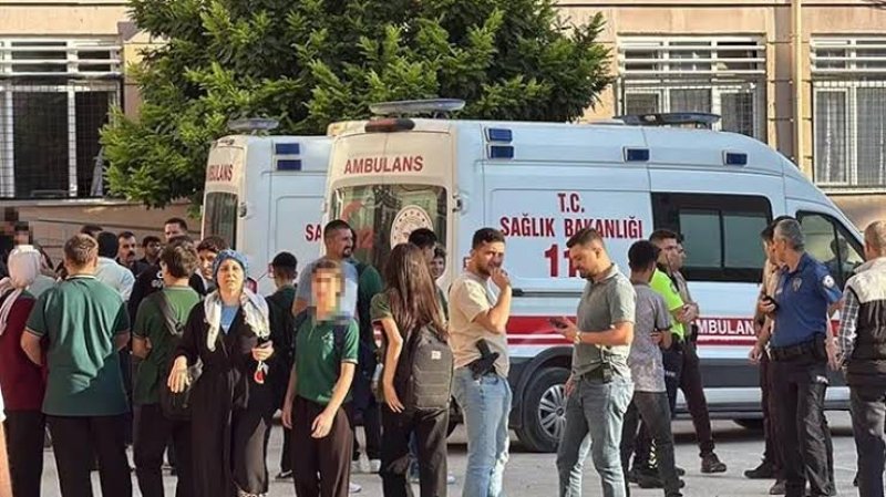 Eleven injured in shooting outside Turkish school