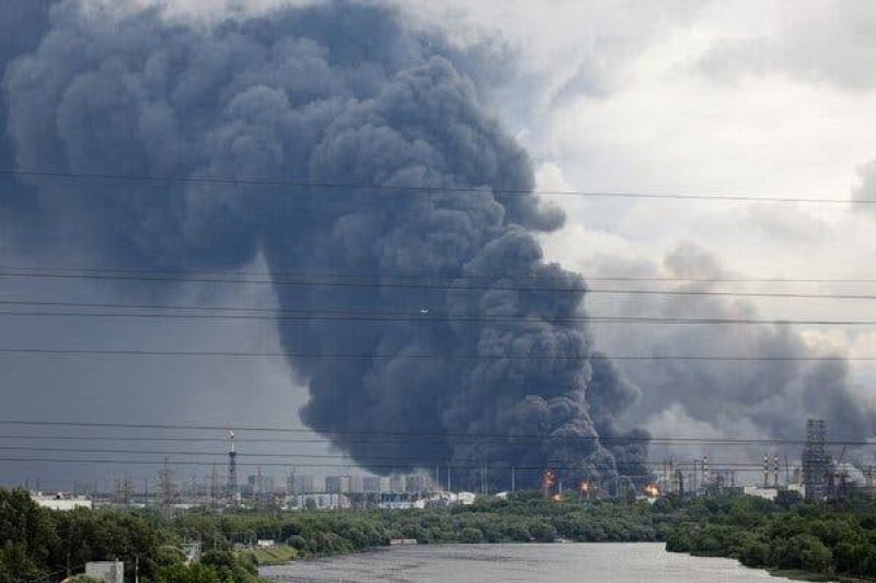 Ukraine Bombards Moscow With One of the Biggest Drone Attack