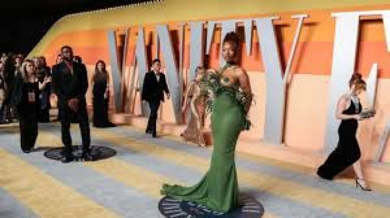Earthquake hits Hollywood as stars gather for Oscars 