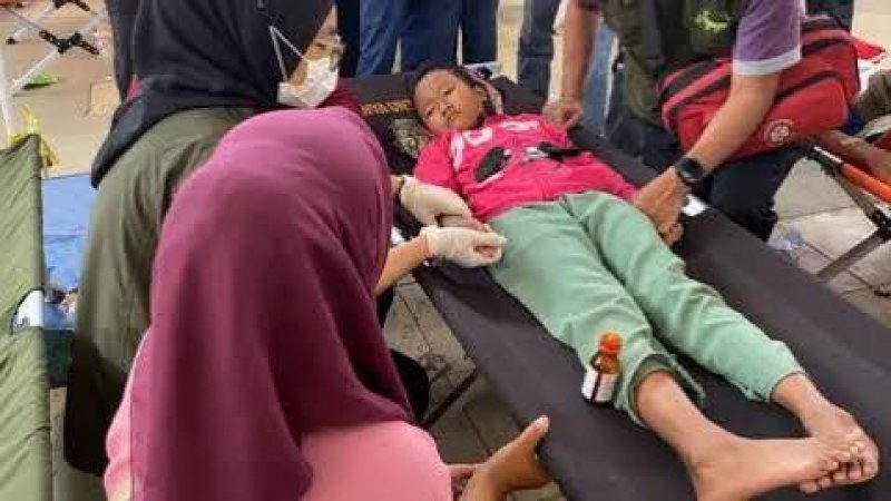 Over 1000 children fall ill from school lunches in Indonosia