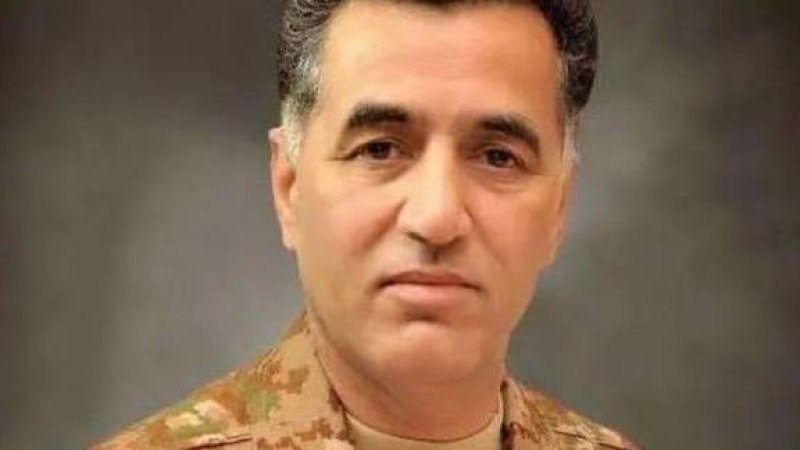 Pakistan's military sentences its ex spy chief to 14 y jail