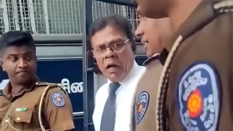 Police constable granted bail over Mt. Lavinia lawyer assaul