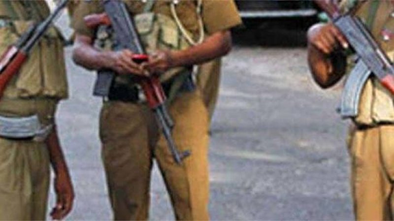 Police shoot at car to rescue abducted woman
