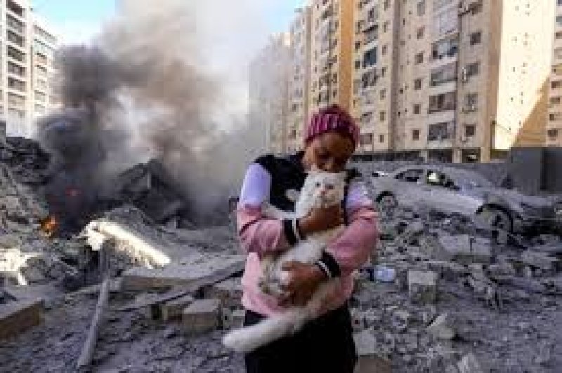 Israel Hits Beirut&rsquo;s Southern Suburb
