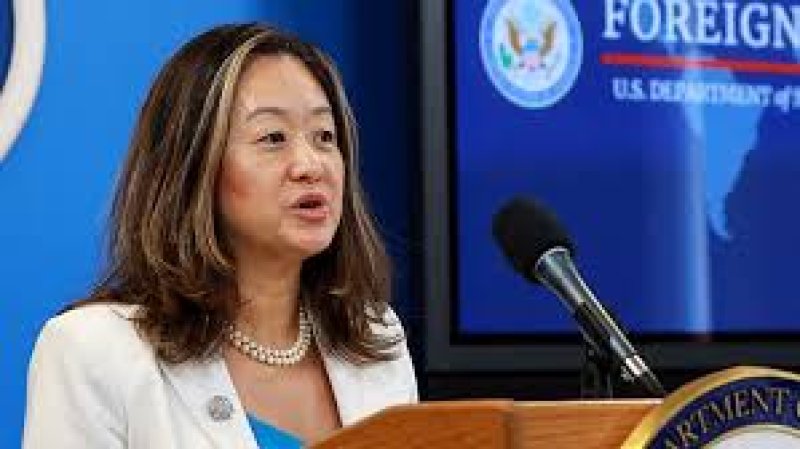 US Ambassador Meets SL's New Chief Justice Murdu Fernando
