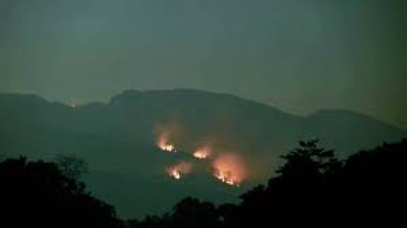 Fire erupts at Hanthana reserve