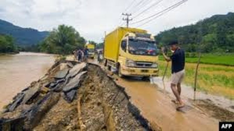 19 dead, 7 missing as  floods and landslide hit Indonesia
