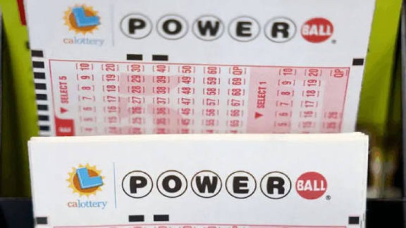 Arkansas Powerball player strikes $1.8bn jackpot 