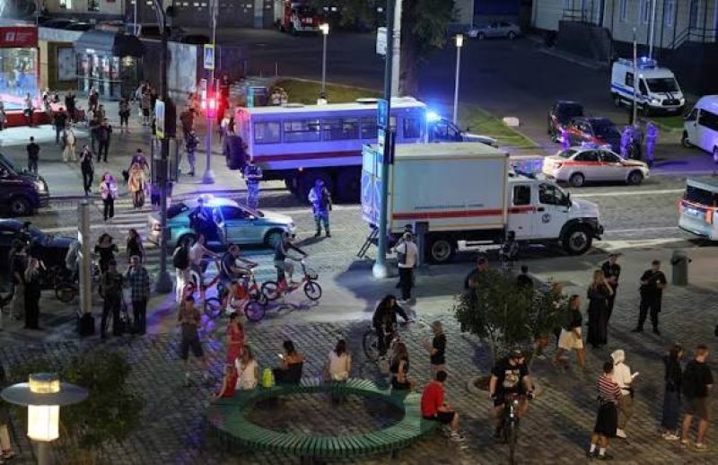 Bomb explodes at Moscow restaurant