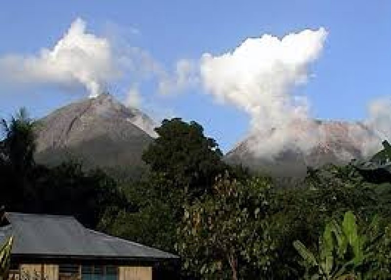 Volcano erupts in eastern Indonesia, killing at least six