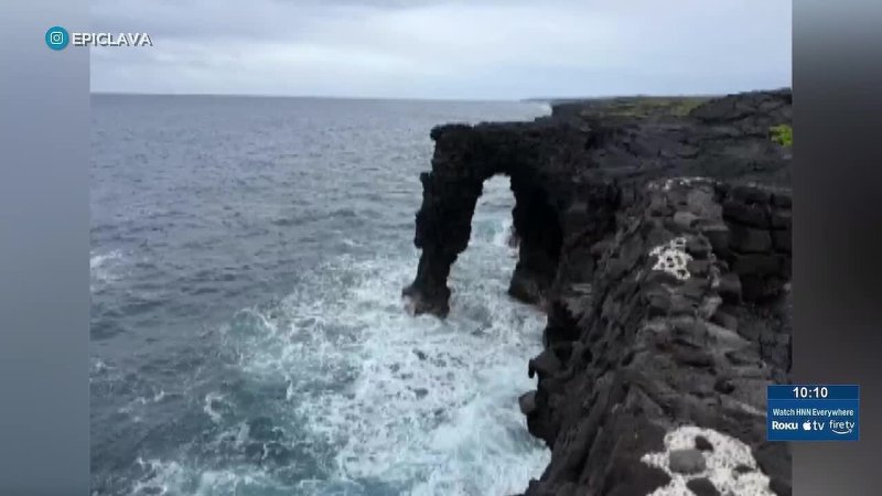 Hawaii's iconic 550-year-old Hōlei Sea Arch collapses