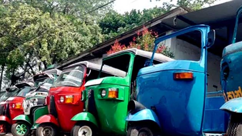 Three arrested for stealing and modifying three-wheelers