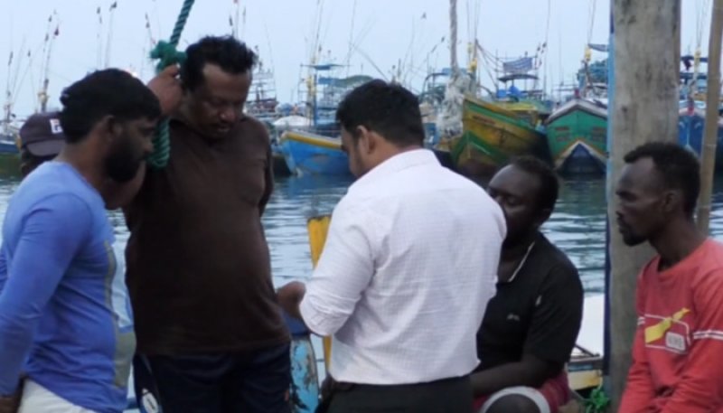 Sri Lankan fishermen Rescues Stranded Somali Fishermen