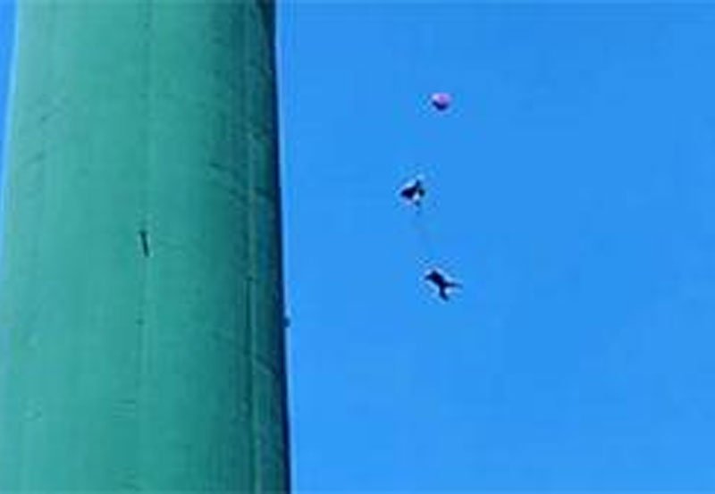 Foreigner injured in Base Jumping incident at Lotus Tower