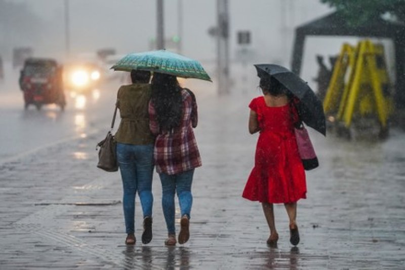 Heavy falls above 75 mm are likely at some districts