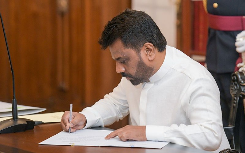 President Appoints Two New Ministry Secretaries