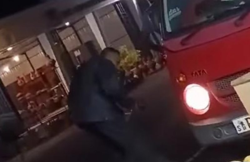 Man killed as police open fire on defiant vehicle