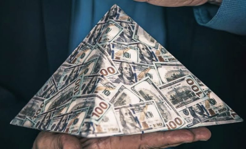 Chinese men held for illegal pyramid-style online fraud